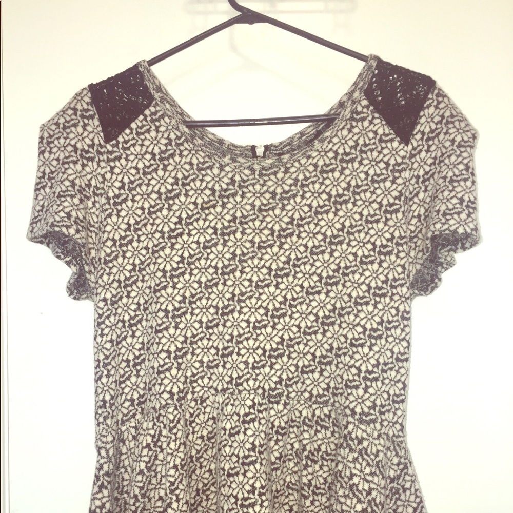 Knitted and knitted peplum blouse